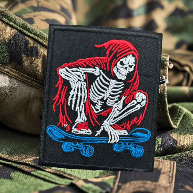 

Skateboard SKULL Embroidery Hook and Loop Patches Tactical Morale Badge Patch Military Armband Clothing Backpack Stickers