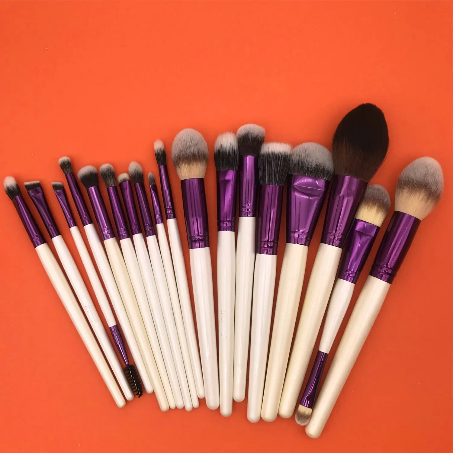 YLovely luxurious Soft Synthetic Natural High Quality Pearl White Foundation Contour Blending Maquiagem Make Up Brush Set Kit