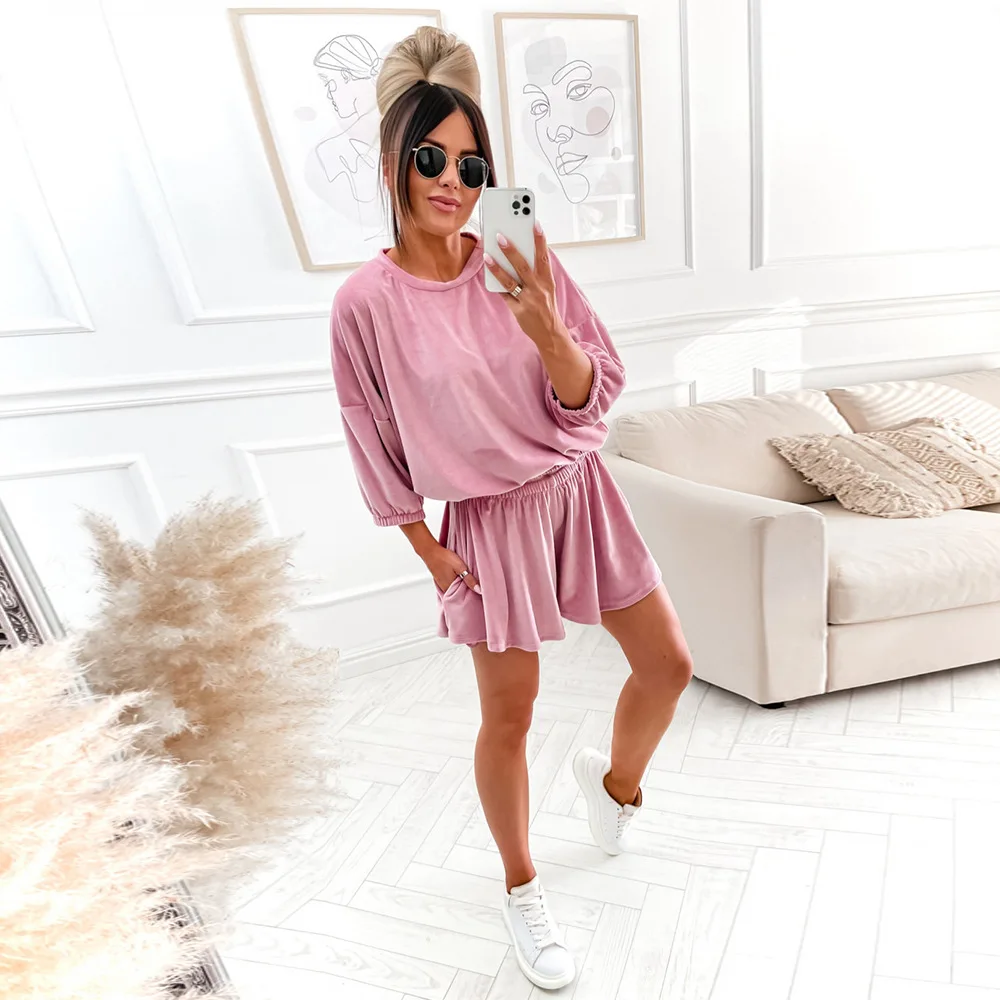 

2024 Women Tops and Short Two Pieces Set Elegant Solid Half Sleeve Velvet Sports Suit Ladies Summer Fashion Elastic Waist Set