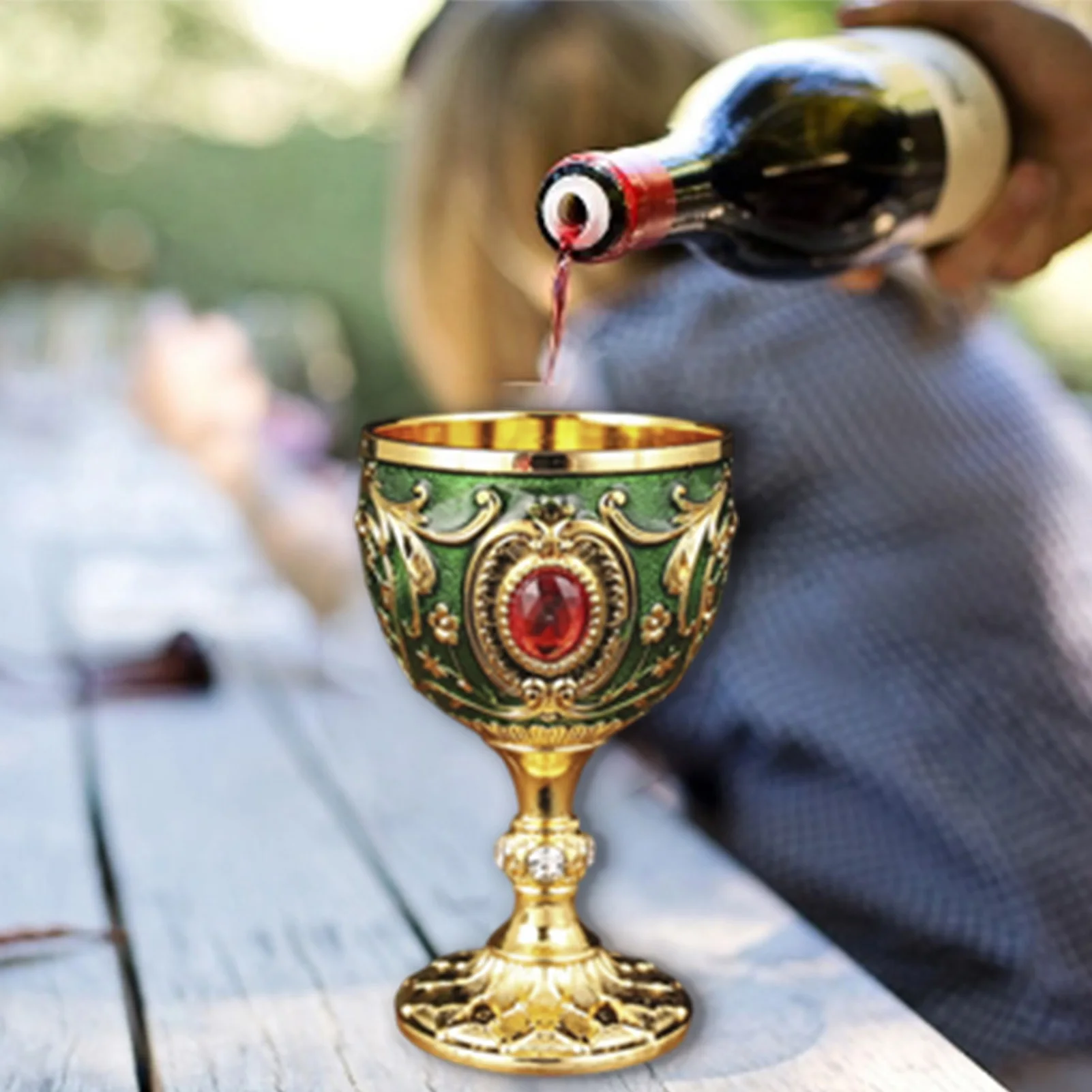 

European Style Metal Wine Cup Vintage Crystal Carved High Footed Cup Wedding Banquet Party Dining Table Decoration Utensils 30ml