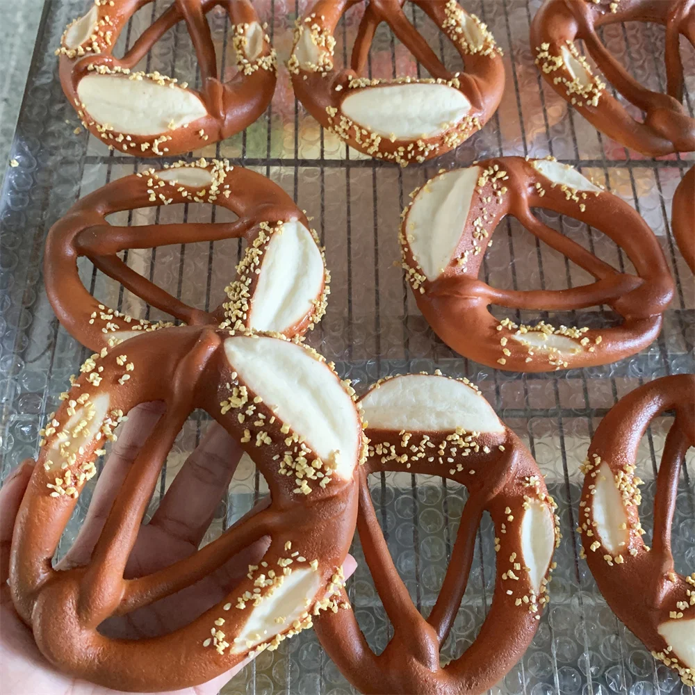 

Alkali Water Sourdough Bound Bread Whole Wheat Dough Bake Shop Display Simulation Crispy Party Candy Toy Commodity Model Props