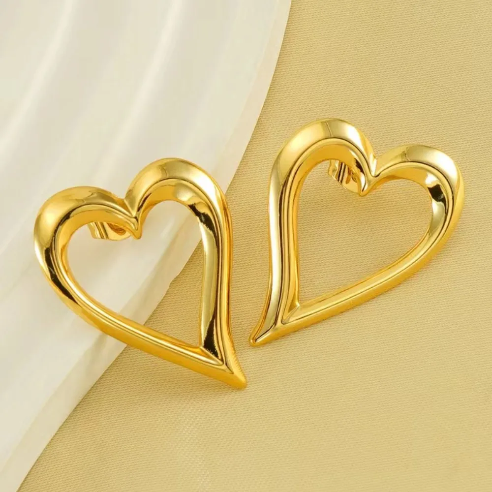 New fine 18K Gold Color temperament Heart Stud Love Earrings for Woman streetwear Jewelry fashion Wedding Party Holiday Gift