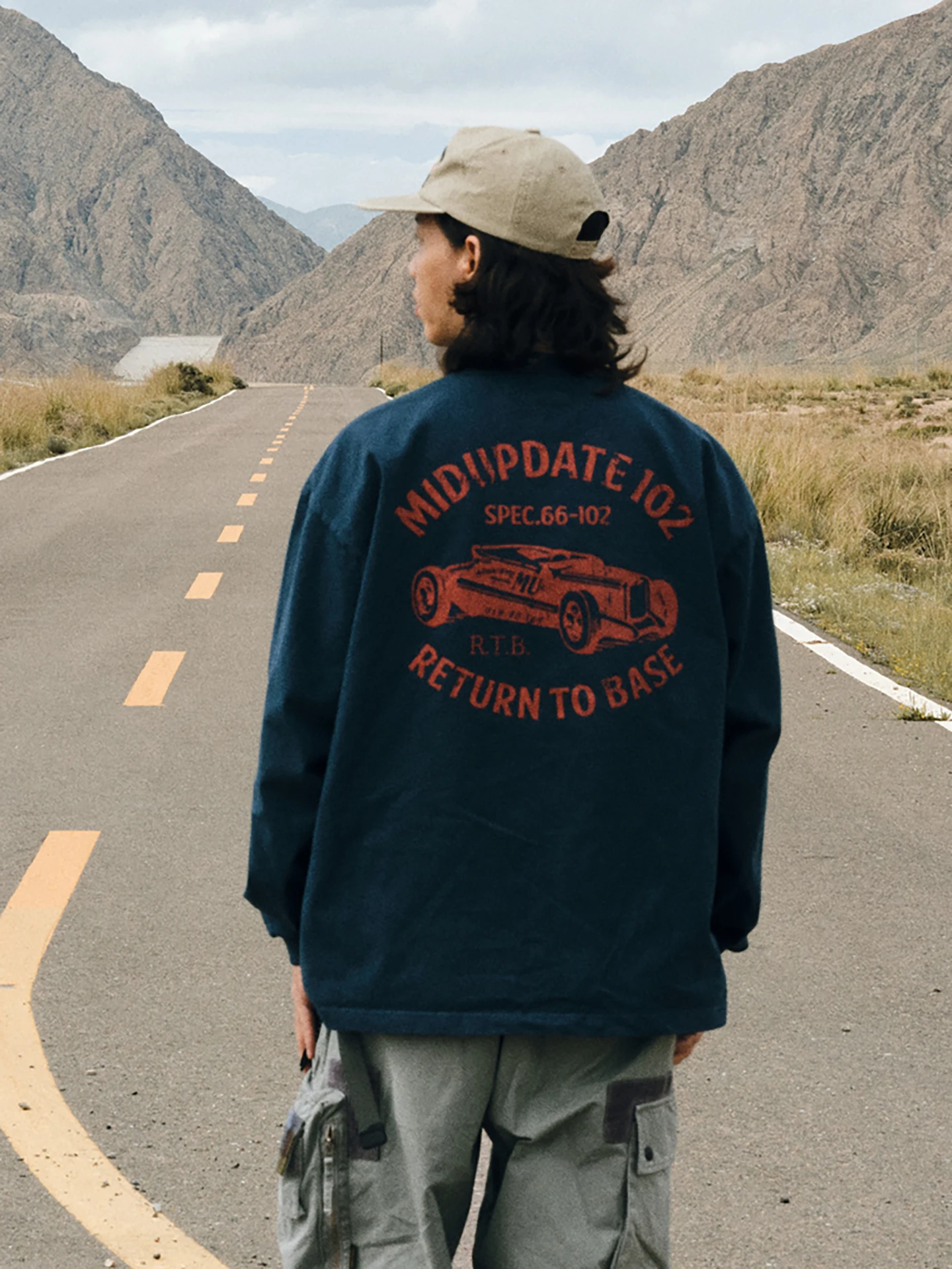 

Ретро-футболка с американским винтажным гоночным принтом, длинный рукав, круглый вырез, маленький воротник, осенняя коллекция Midupdate 25, из плотного хлопка