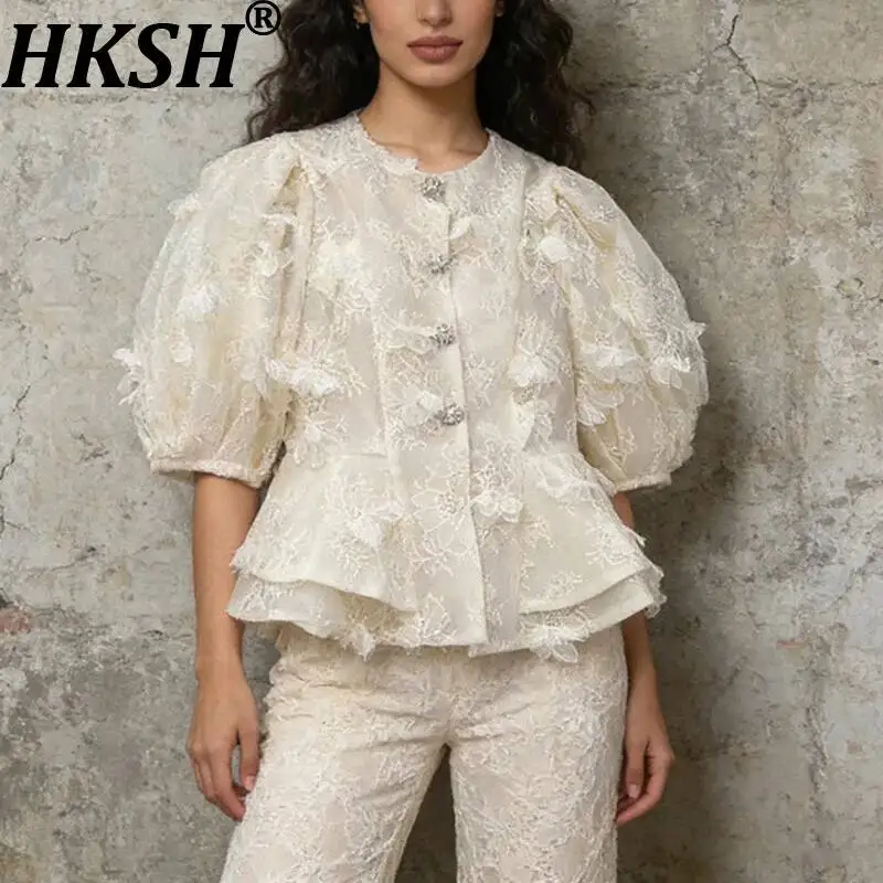 

HKSH Women Shirt Patchwork Lace O-neck Short Puff Sleeve Three-dimensional Floral Single Breasted Elegant Ins Top Summer HK23207