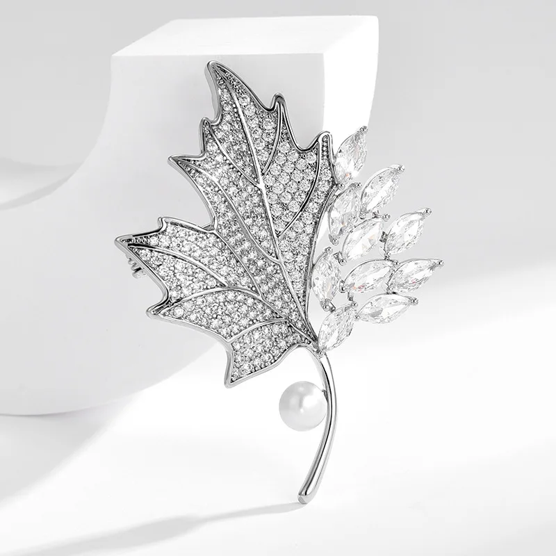 Chinese Style Auspicious Maple Leaf Brooch Paved Sparkling Zircon Freshwater Pearl Elegant Pin For Women Coat Dress Scarf Decor
