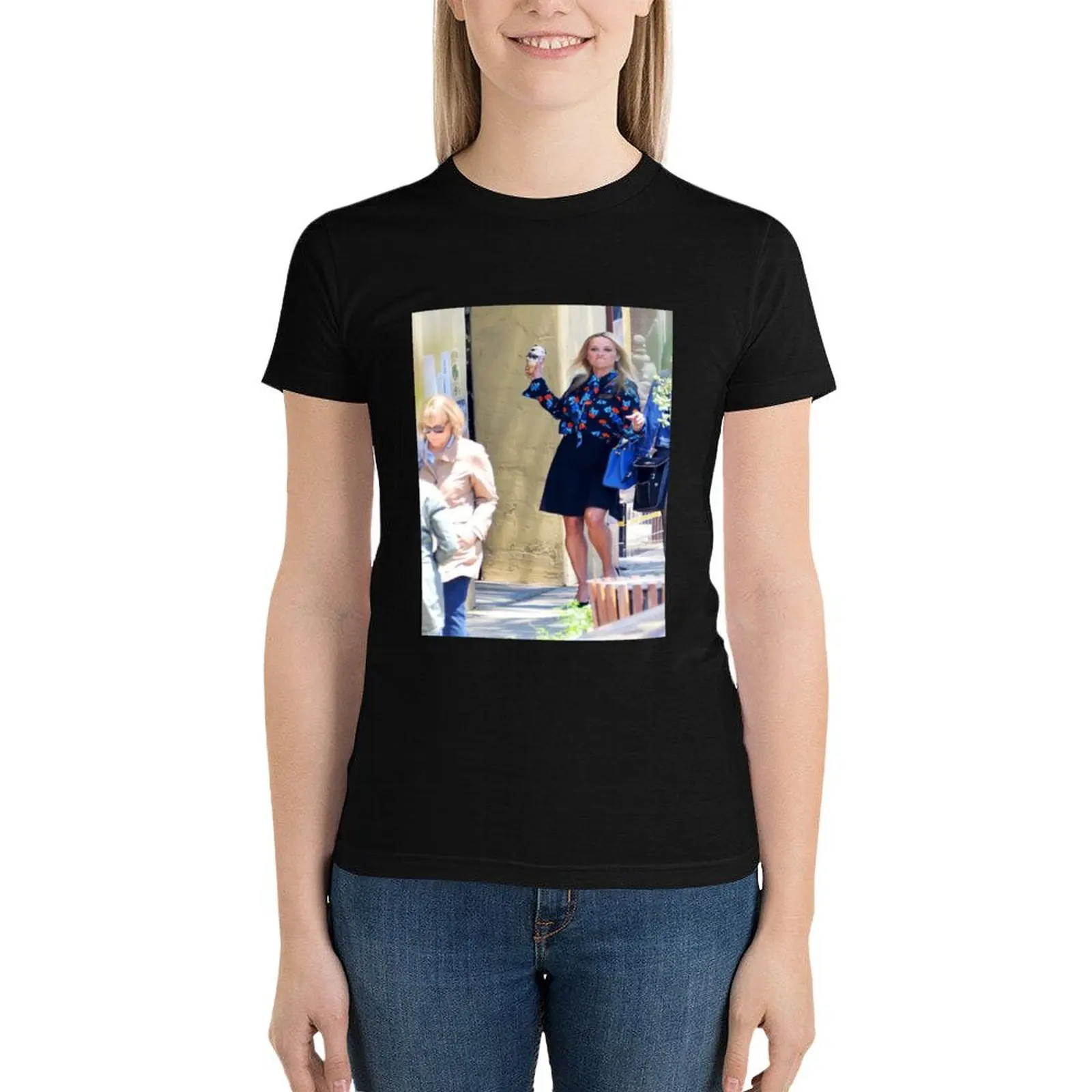 Reese Witherspoon Ice Cream Throw T-Shirt tees Aesthetic clothing Woman T-shirts