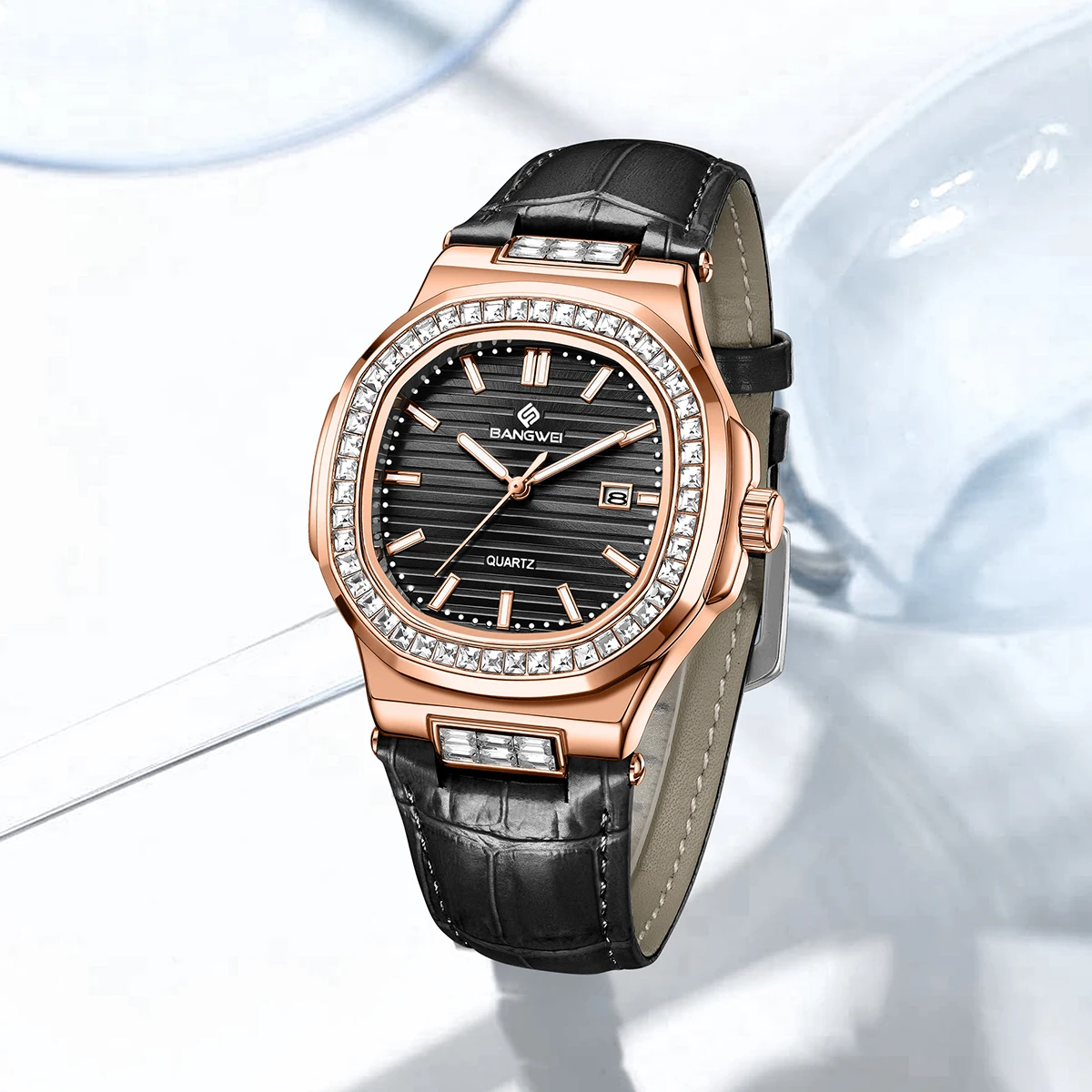 ساعة يد نسائية أنيقة سوداء بتص - مراجعة Luxury Watch Cartier وسعره