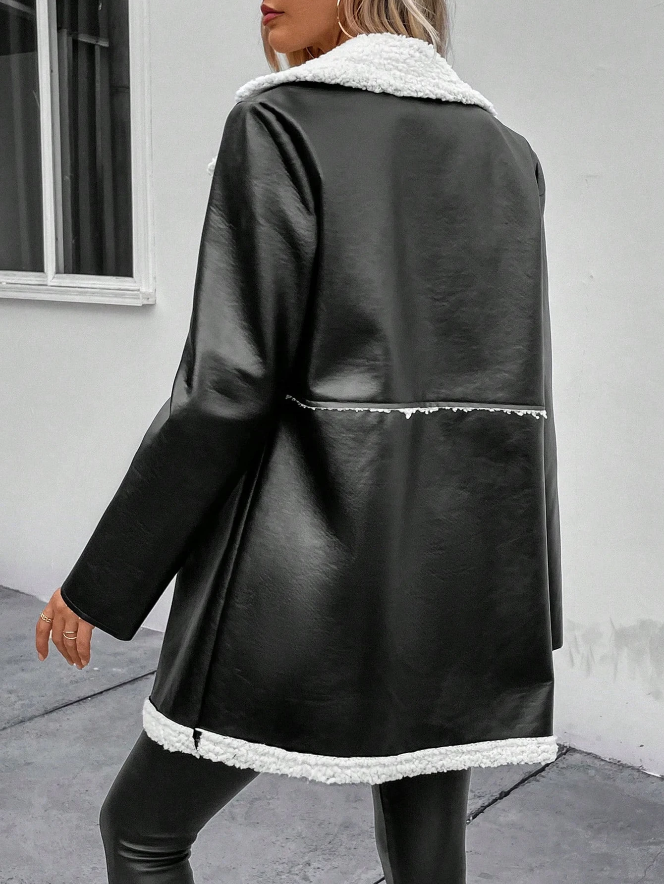 Fur One Gaya Kasual Mantel Bulu Terpadu Pakaian Luar Wanita Bahan Lembut Nyaman Desain Modis dan Trendi