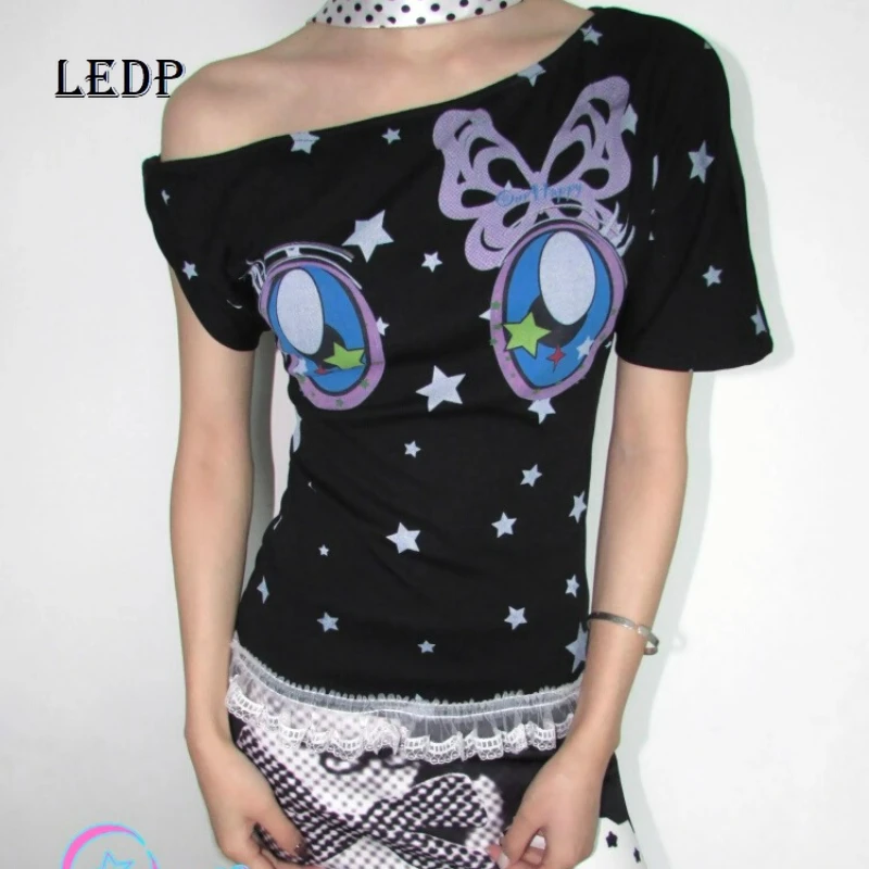 

Original Design Cartoon Comic Women's T-shirt 2025 Summer New Retro Printing Slanted Shoulder Cute Short-sleeved T-shirts Ladies