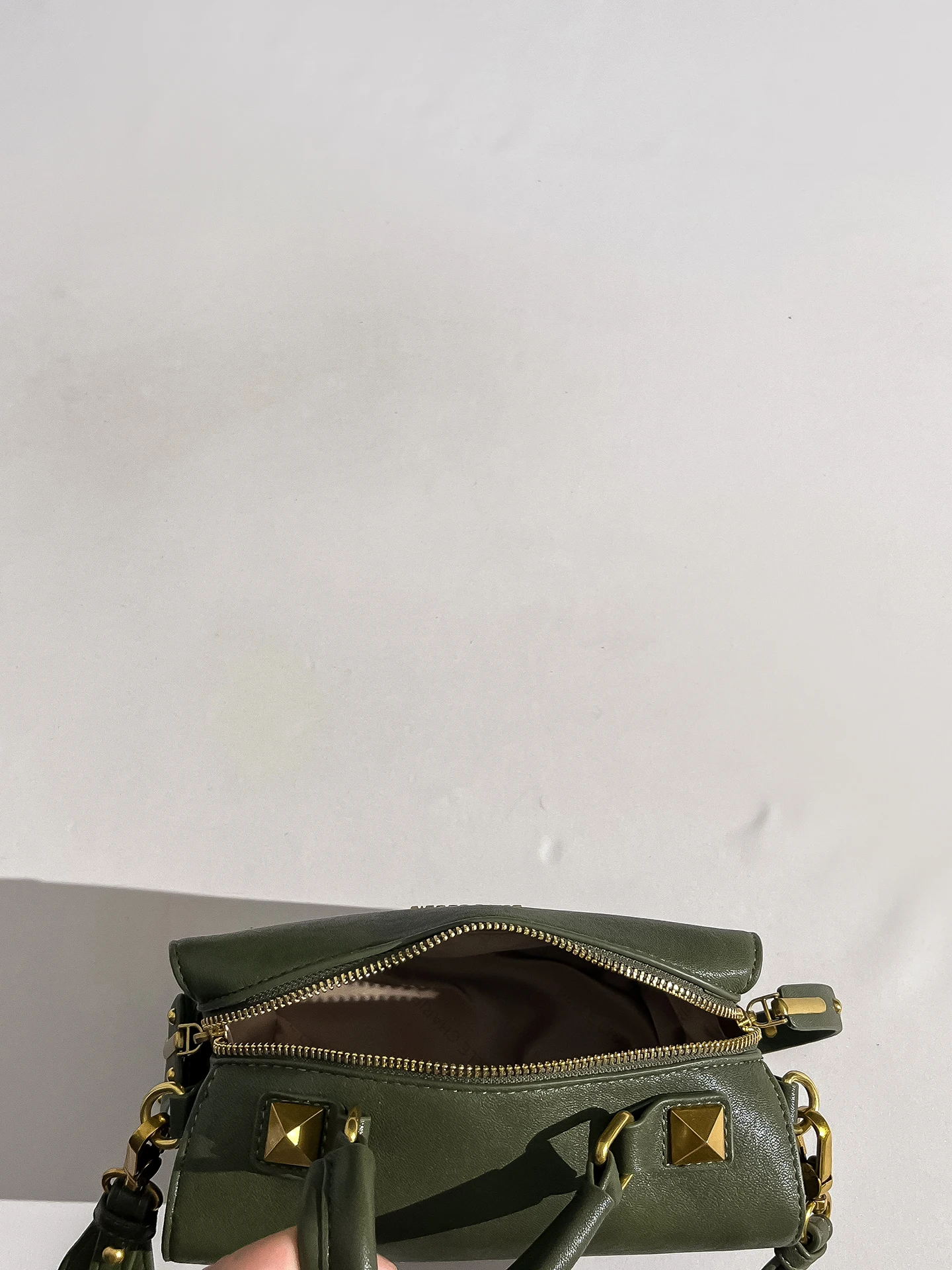 Kittie Women's Leather Boston Crossbody Bag - usage example