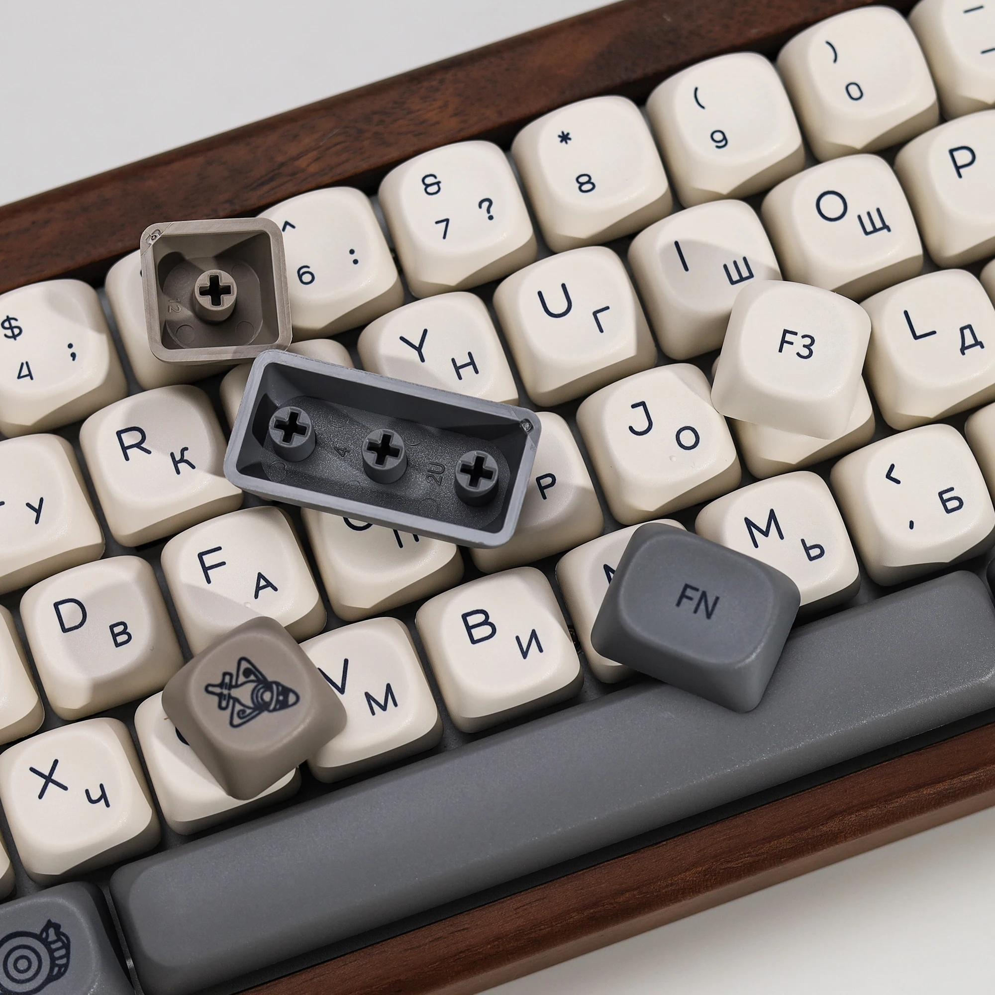 KBDiy Keycaps Russi Tema Retro - Retro Gaming Mac recensione e prezzo