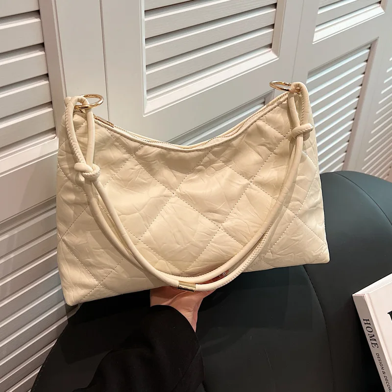 

Зимняя стеганая сумка на плечо 2025 года, кошелек с вышивкой для женщин, винтажная сумка через плечо, текстурированная сумка, минималистичная сумка на ремне ​