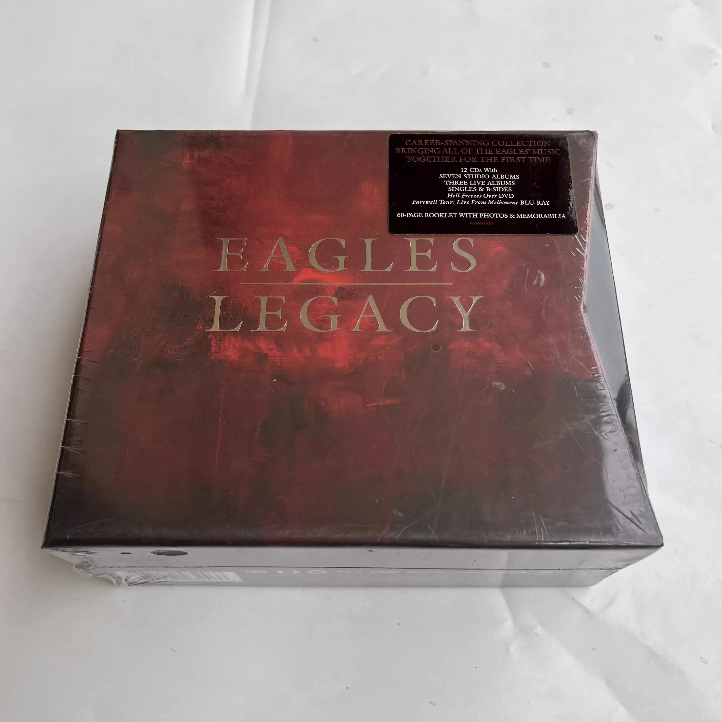 

Retro Eagles Don Henley Music Record LEGACY Album Hotel California 12pcs CD+1pcs DVD+1pcs BD Cosplay Walkman Car Soundtracks Box