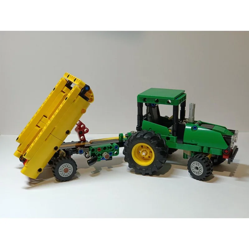 

MOC-136192 Urban Farm Agricultural Tractor Building Block Model 321 Parts MOC Boys Children Birthday Christmas Toy Gift