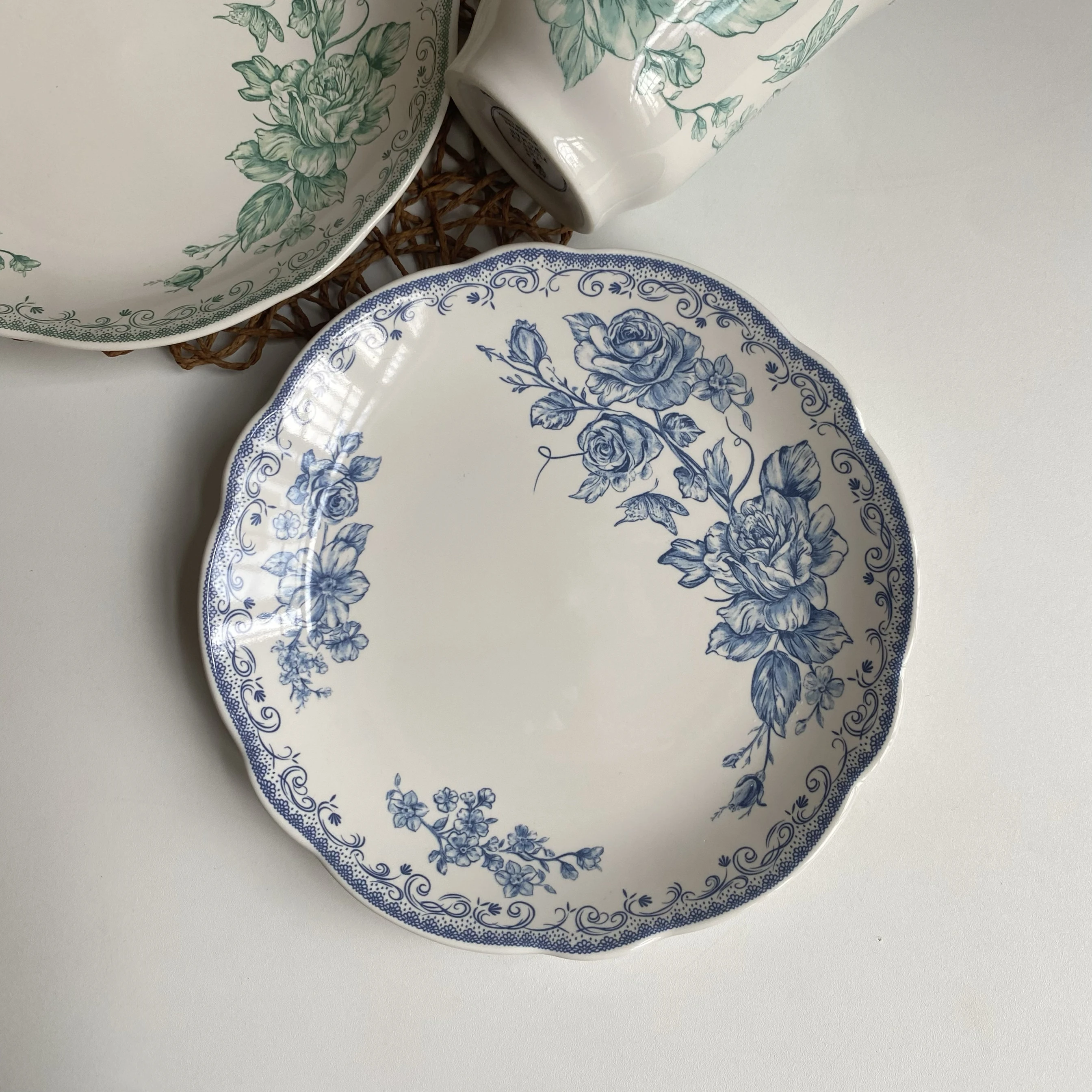High-value ceramic plate household vegetable plate underglaze retro flower dessert cake plate