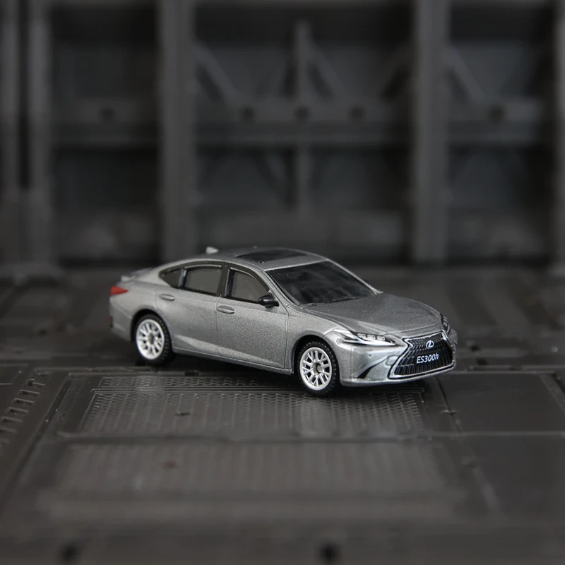 CCA 1:64 lexus ES300h modelo de coche de aleación totalmente metálico deslizante a prueba de golpes colección de adornos de coche de juguete para niños.