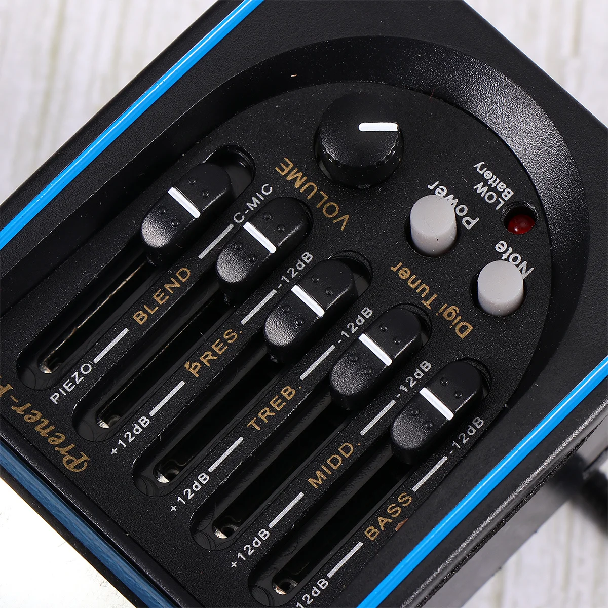 

1Pcs Guitar Pickup Lc-5 Preamp Piezo Pickup Professional Sound Equalizer Microphone Volume Control Guitar Accessory