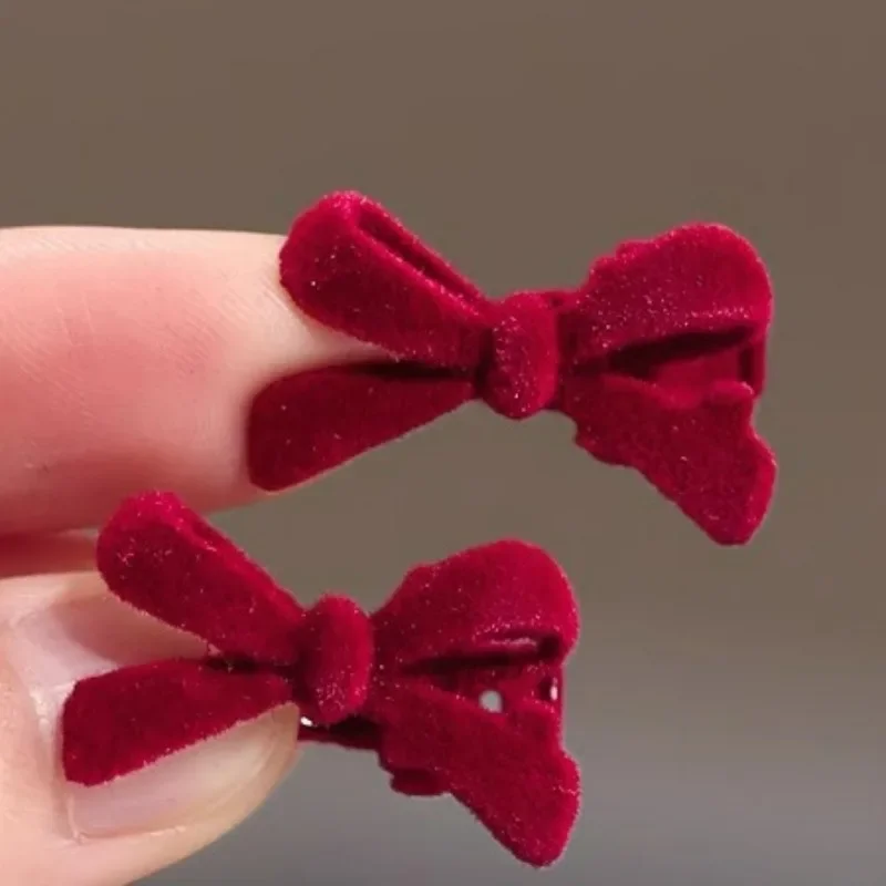 Elegant Velvet Bow Hair Clips Women Enhance Temperament Bowknot Hairpin Girl Solid Color Bangs Clip Lightweight Hair Accessories