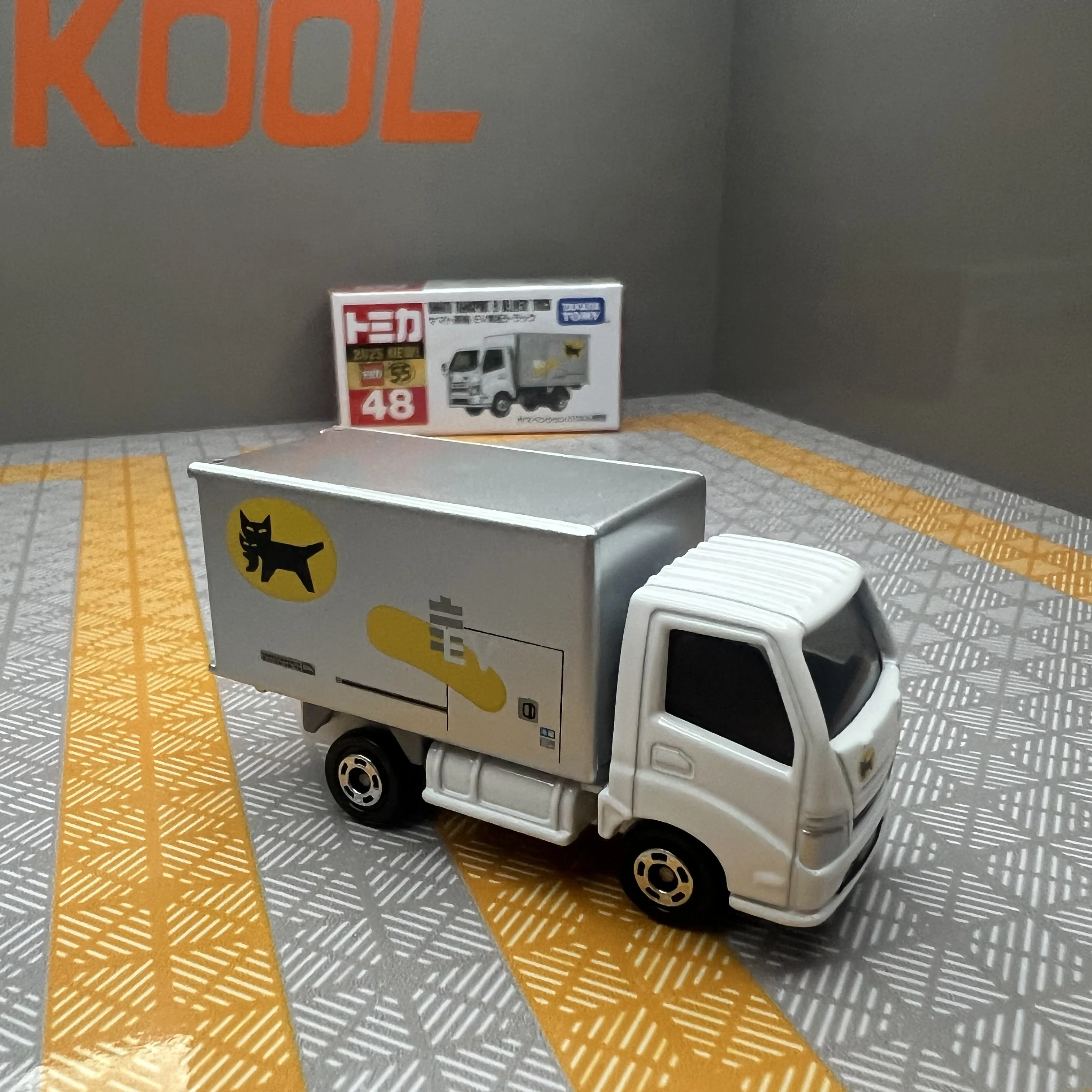 Takara Tomy Tomica Nr. 48 Morita Kleiner Offroad-Feuerwehrauto, roter Marienkäfer, Legierungsspielzeug, Kraftfahrzeug, Druckguss-Metallmodell für Kinder