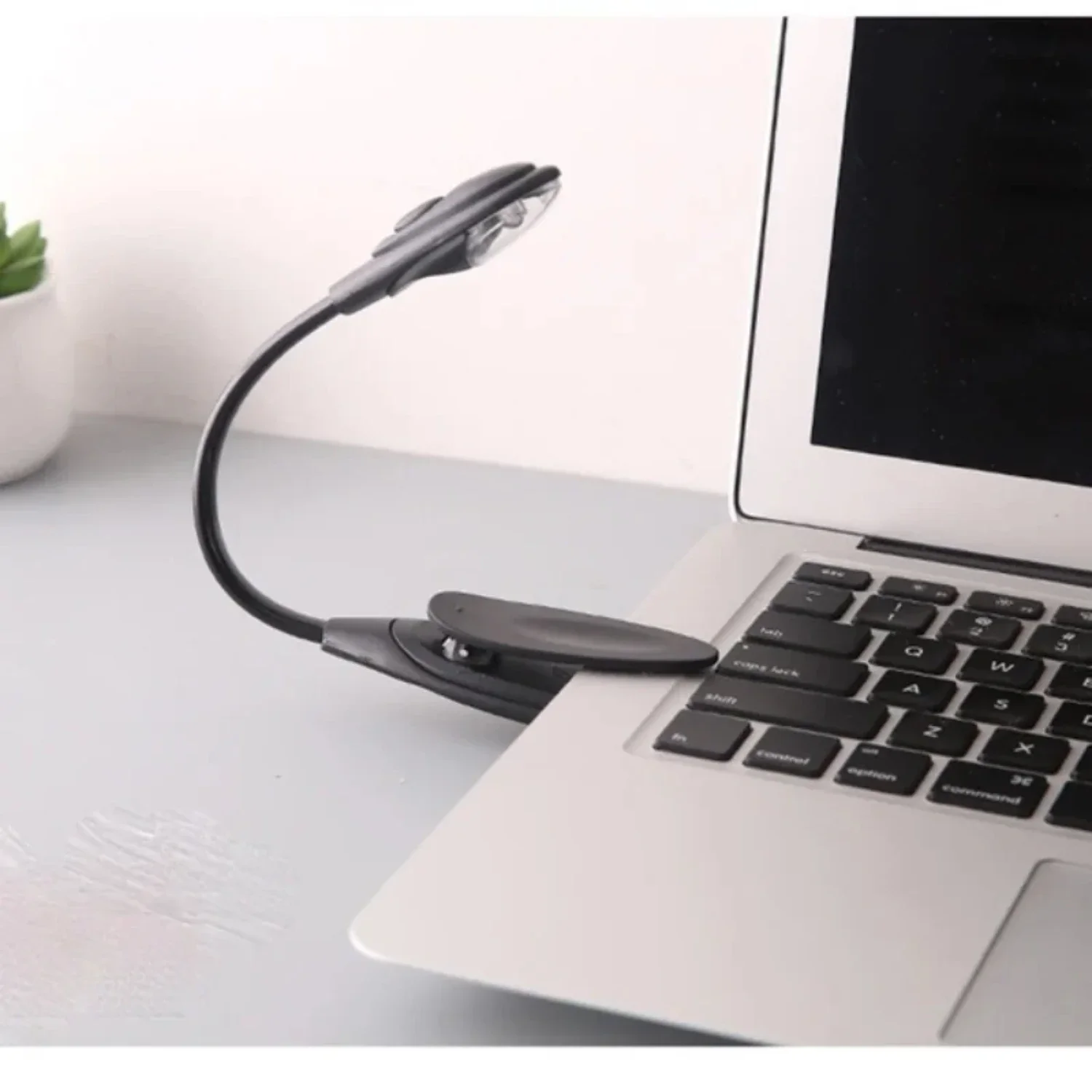 Mini flexível clip-on brilhante livro lâmpada portátil led livro lâmpada de leitura lâmpada de viagem clipe candeeiro de mesa
