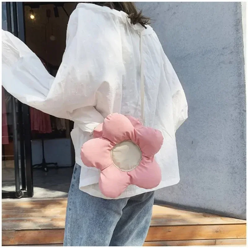 Women\'s Handbags Casual Candy Flower Plush Bag Women Shoulder Bag Chest Bag Gift Crossbody Bags Lovely Bags for Women Fashion