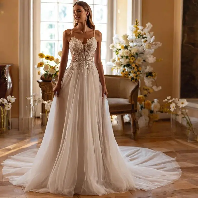 Preciosos apliques escote en forma de corazón sin espalda vestido de novia 2025 cuentas de lujo tirantes finos vestido de novia de princesa personalizado