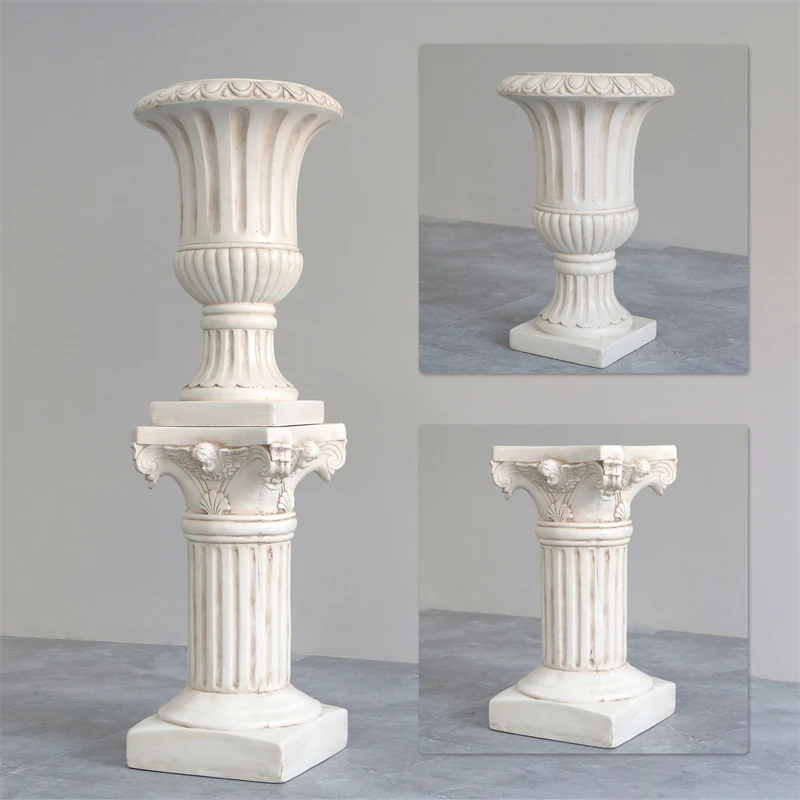 Wedding roman columns are used for wedding decoration