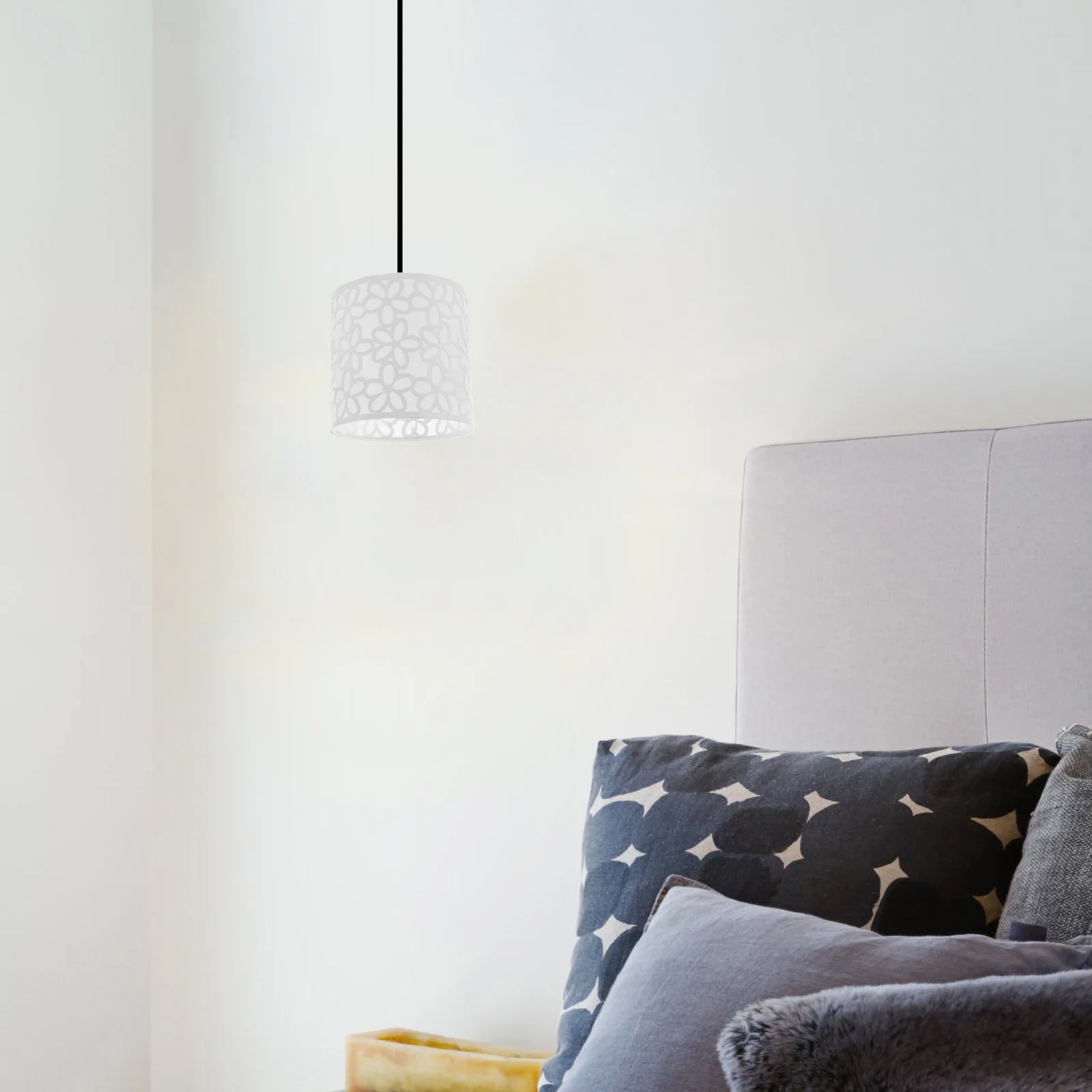 

Iron Hollowed-Out Lampshade Floral Pattern Durable Cylindrical Shape Compatible E27 Socket Decorative Metal Lamp Shade