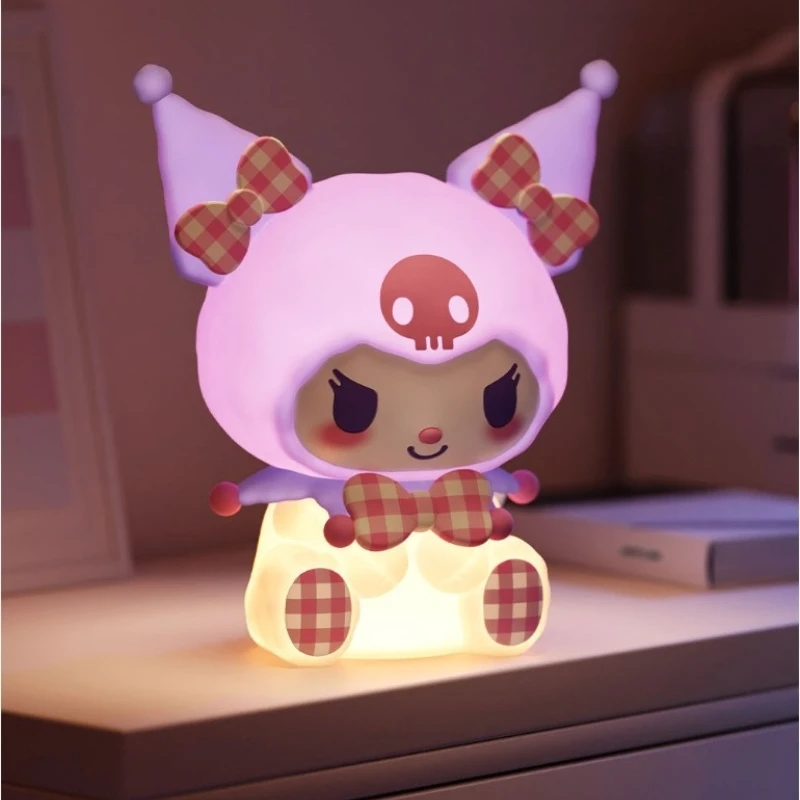 Kuromi Dekoracja stołu Cartoon LED Silikonowe lampki nocne Ozdoby oświetleniowe Zabawki Prezenty świąteczne Party DIY Biżuteria