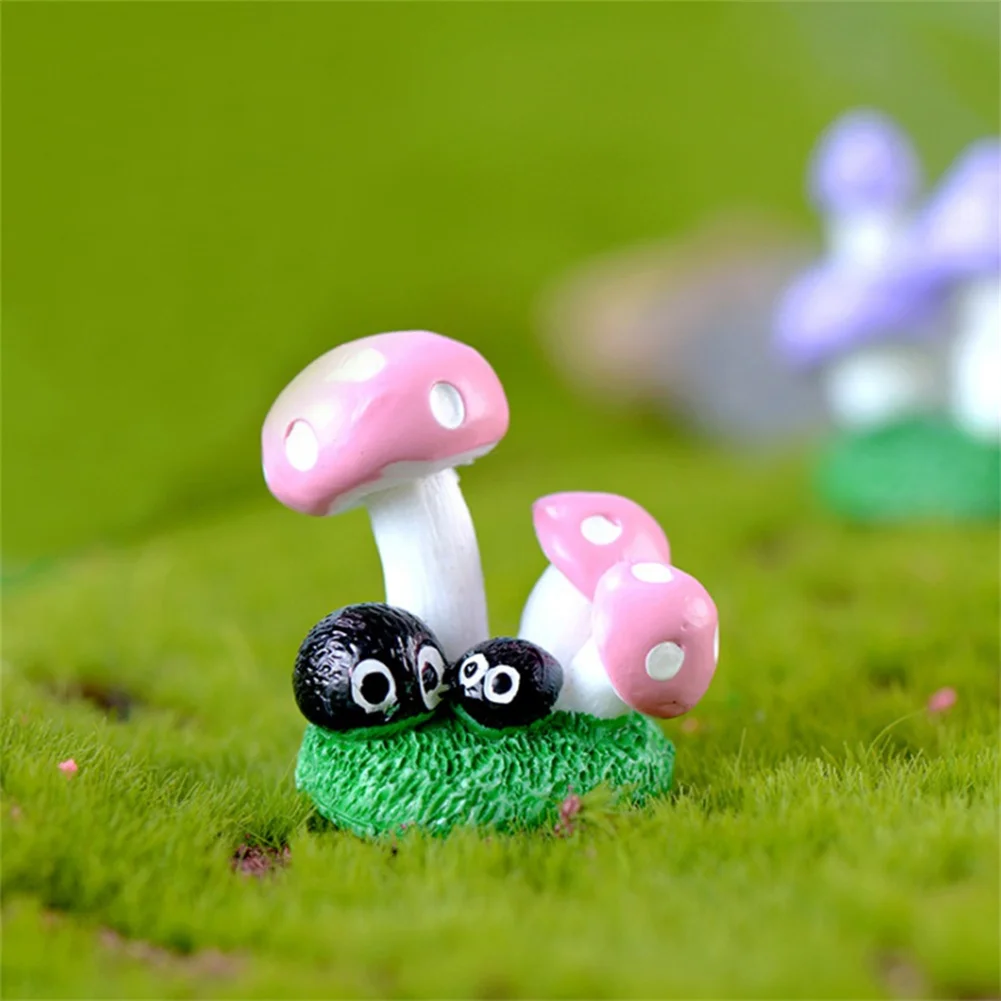 Resin Garden Mushroom Decoration Outdoor Garden Animal Mushroom Ornaments Art Animal Figurines Ornament Multi Color Home Decor