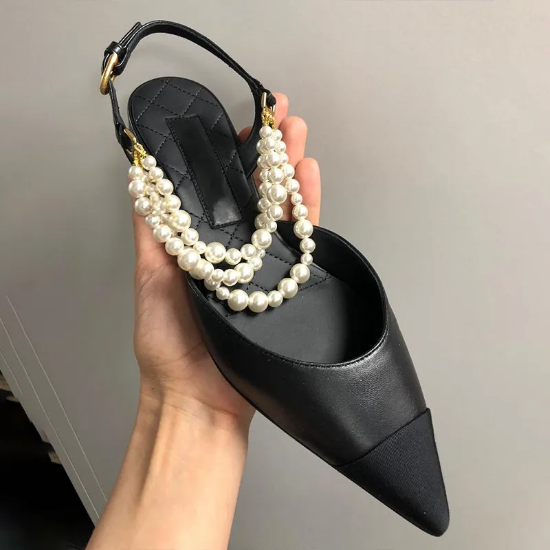 

2026 New French Vintage Toe Heels Pearl Chain Color-Blocked Pointed Toe Flat Sandals