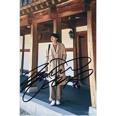 

Yoo Gong Signature Photo Hand Signed Photo Fans Collection Gift