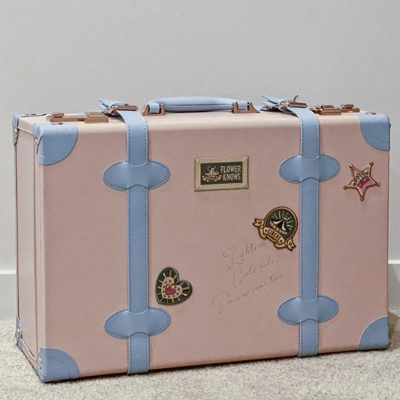 Flower Know Circus Pełny zestaw makijażu Szminka Róż do powiek Pudełko upominkowe Pudełko upominkowe na bagaż