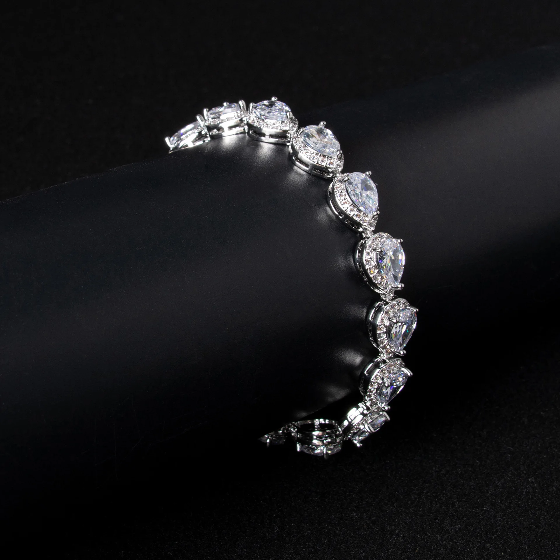 HIBRIDE Light Luxury Gentle Jewellery Multicolour Teardrop Bracelet Women's Dress Set Gift Daily Party Banquet Wedding B17