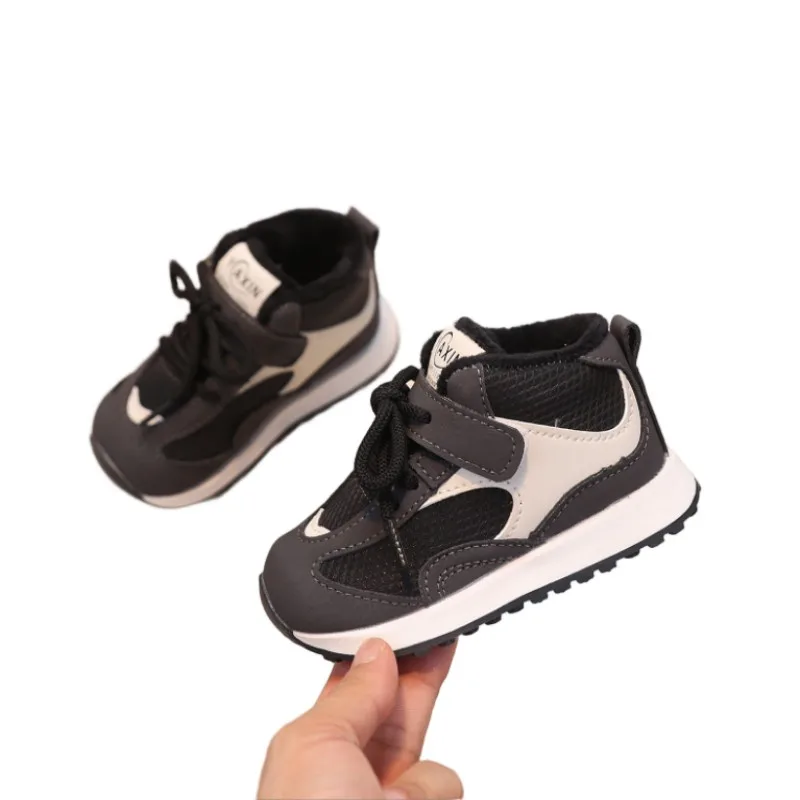 

Новые зимние детские спортивные хлопковые туфли, повседневная обувь на мягкой подошве для мальчиков, теплые кроссовки из плюша для девочек, размер 21-30