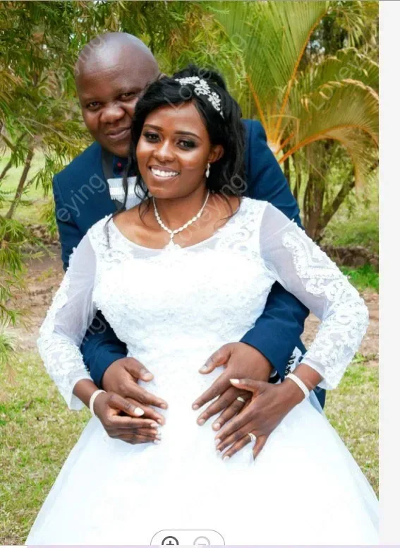 Customized Scoop Neckline Lace Appliques Black Girls Wedding Dresses Court Train Ballgown Свадебное Платье Bridal Gowns