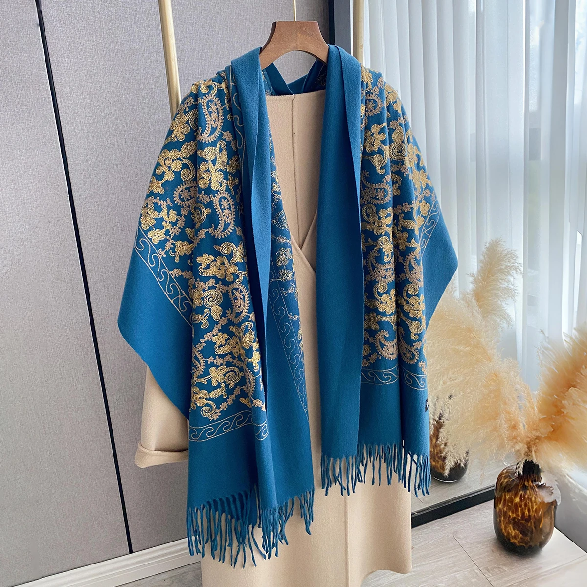 Neue Pashmina Kaschmir Mischung Mujer Bufanda Schals Warme Echarpes Sticken Blume Poncho Cape Dicke Warme Poncho Kopftuch Schal – Detail 11
