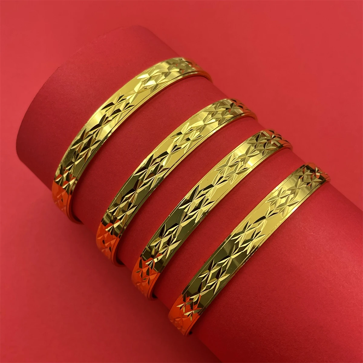 4pcs/lot Light Luxury Starry Sky Car Flower Gold Bracelet Starlight Pattern Closed End Gold Bracelet Luxury Retro Jewelry