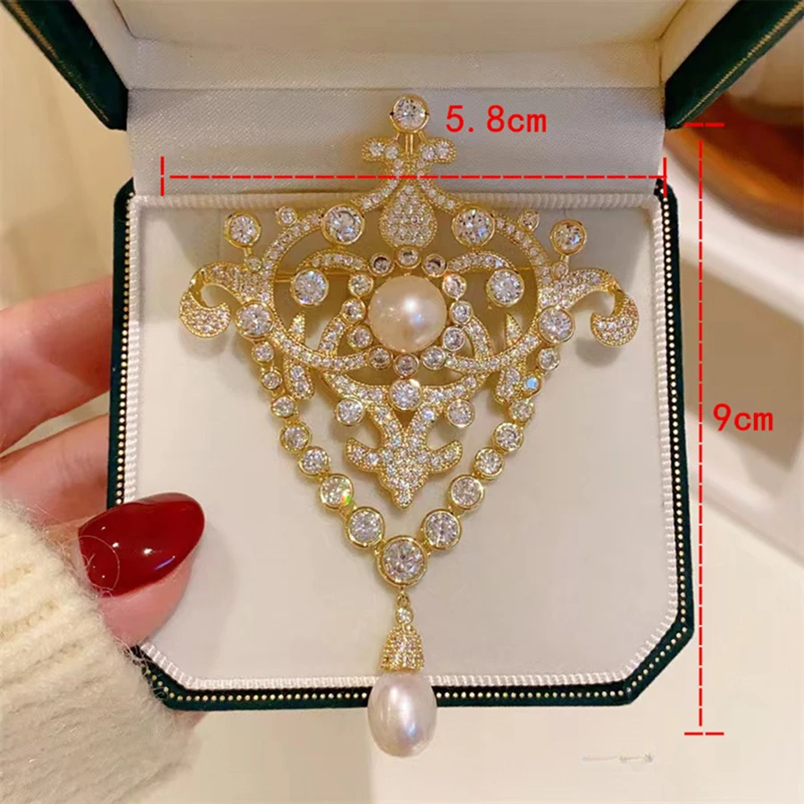 Luxury Class Pearl Pendant Brooch Rhinestone Tassel Pins for Woman Boutiqu Party Jewelry Shining Gift Lady Suit Corsage