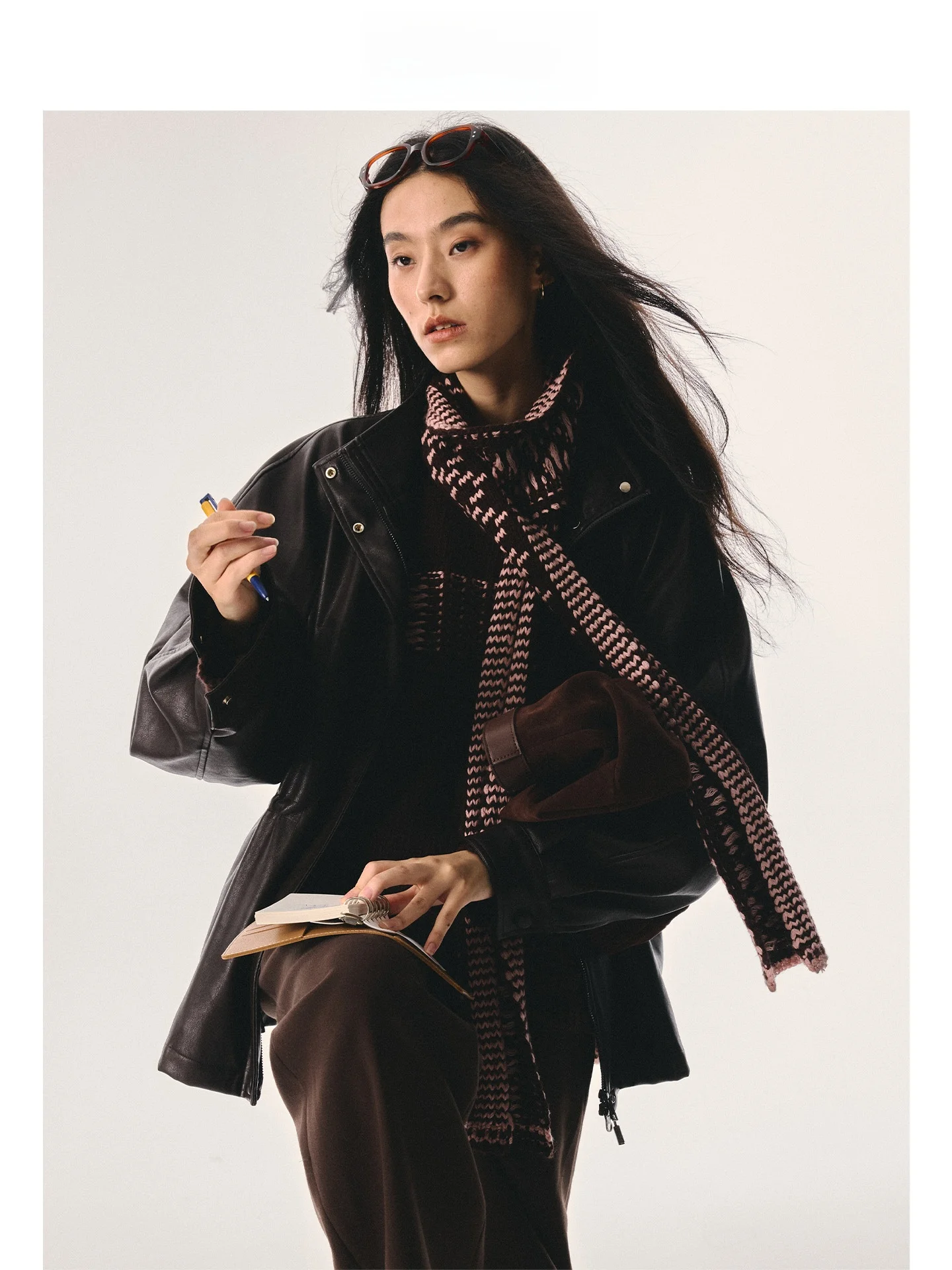 

Женская легкая куртка из искусственной кожи с регулируемой талией, простая в уходе, в стиле ретро, короткое пальто для осени и зимы, модная новинка