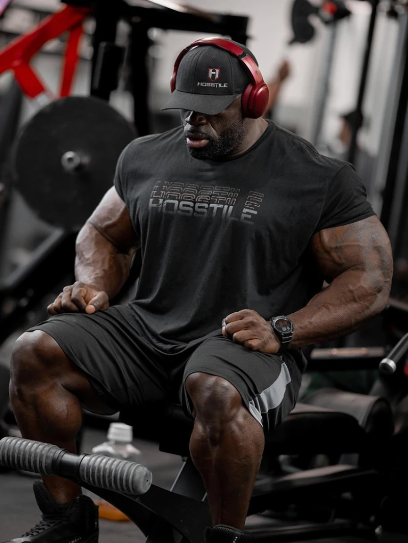 

HOSSTILE с короткими рукавами для фитнеса, американский свободный топ Muscle Tough Guy, дышащая спортивная классическая футболка Арнольда