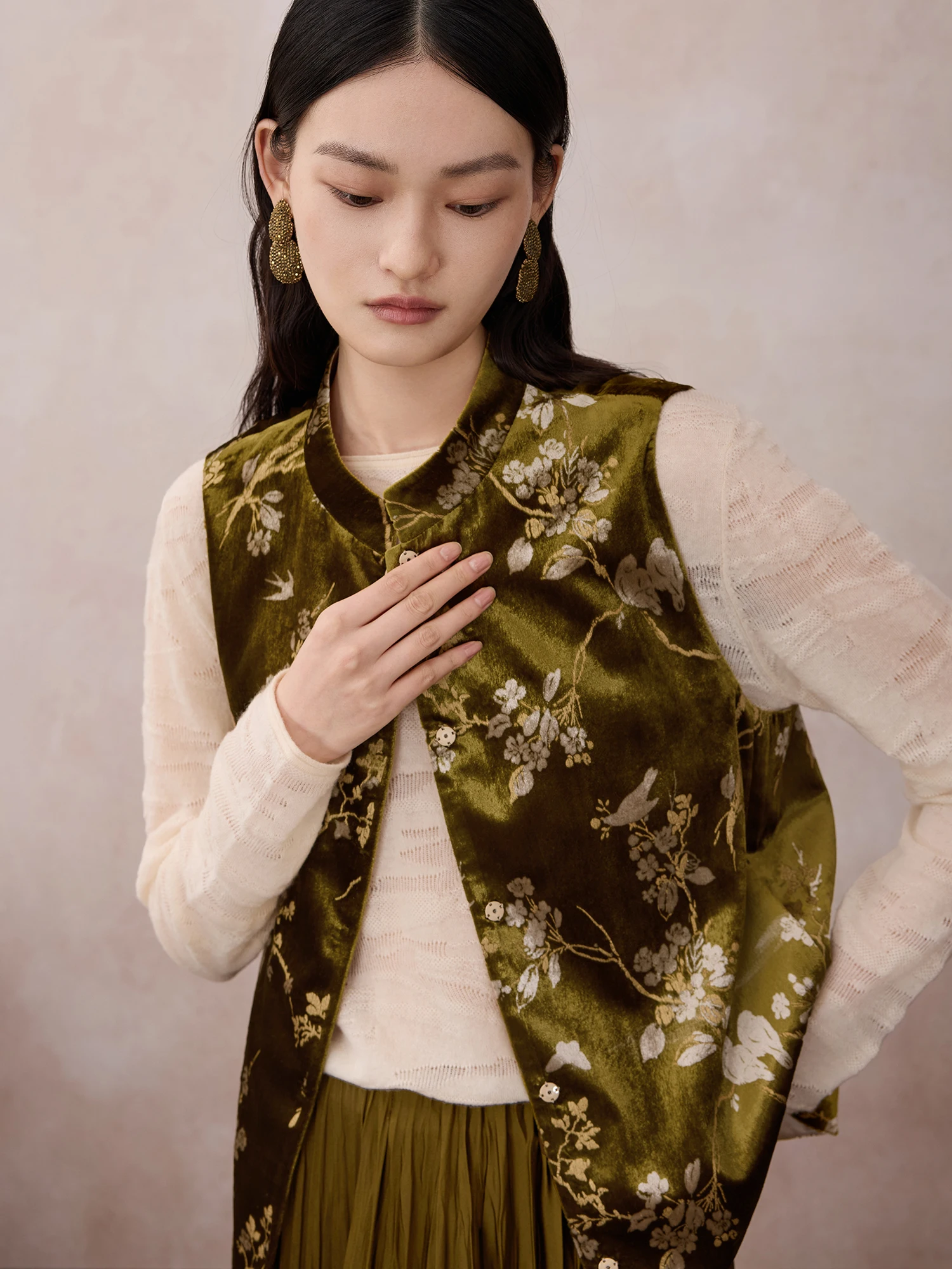New Chinese Style Velvet Jacket Women's Stand Collar Button Front Gold Embroidery Sleeveless Top Breathable Casual Outerwear