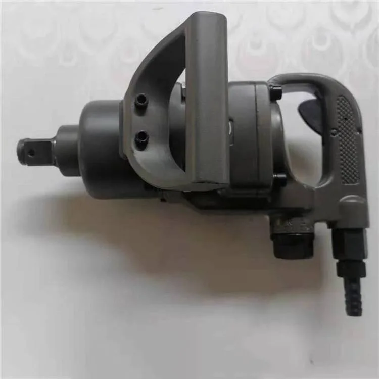 The BE56 air cannon has a torque of up to 6370NM and is supplied with an energy storage pneumatic impact wrench