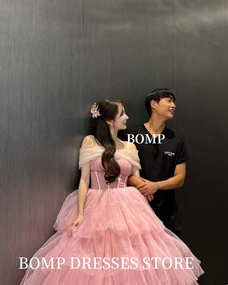 فستان سهرة وردي حديث من BOMP بدون أكتاف بطول الأرض متعدد الطبقات من التل كوريا فساتين حفلات للتصوير الفوتوغرافي مخصصة