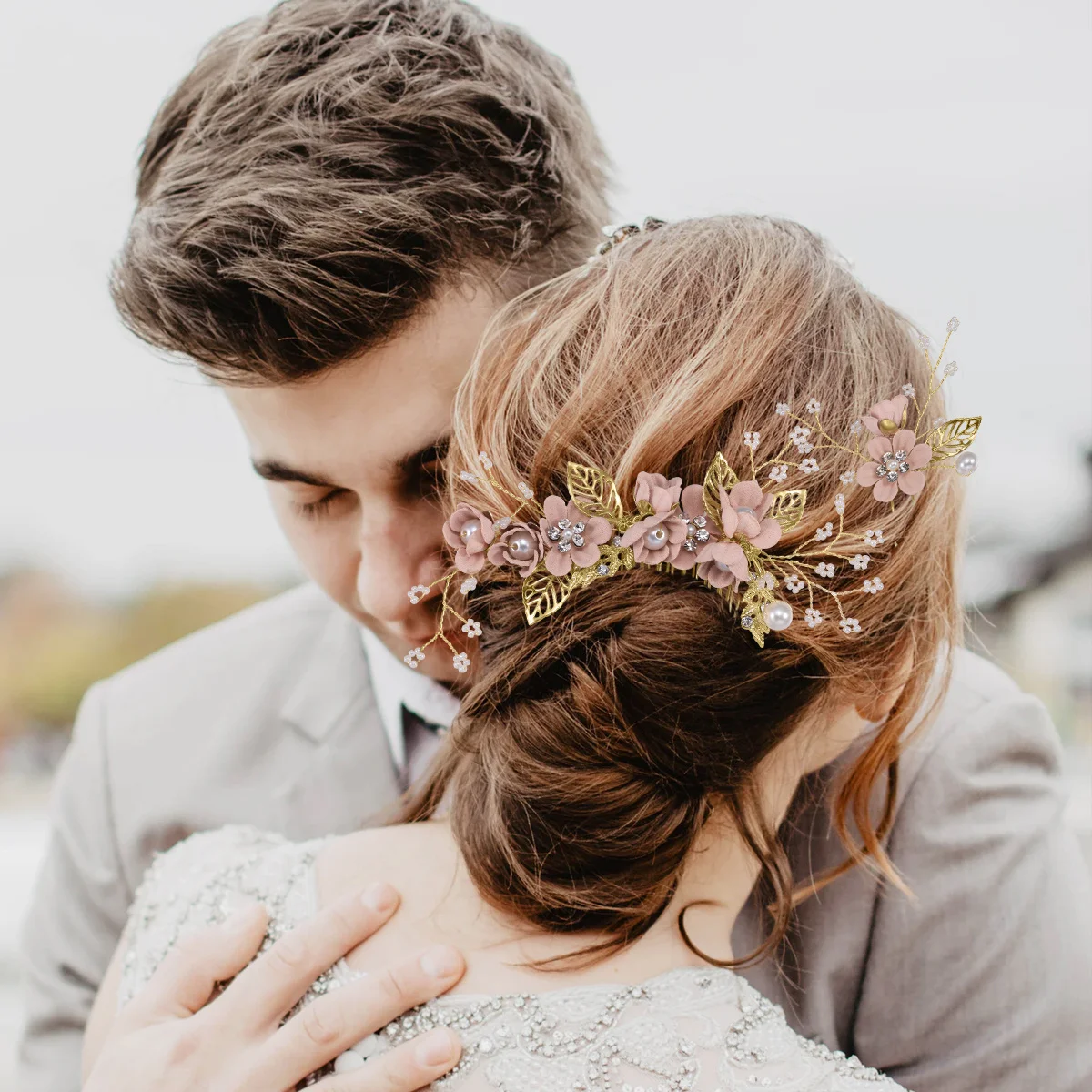 

4Pcs Bridal Hair Comb Set Alloy Pearls Rhinestone Wedding Hair Accessories for Bride Bridesmaid Flowers Girls Party Hairpiece