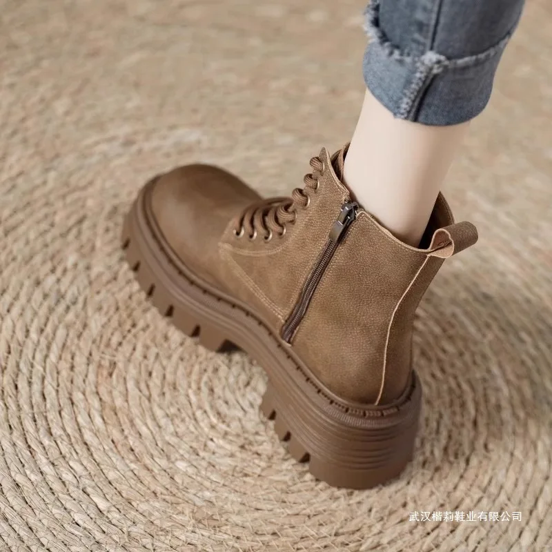 Leather raised thick soled women's boots 2026 winter new midsole boots British style locomotive winter suede short boots