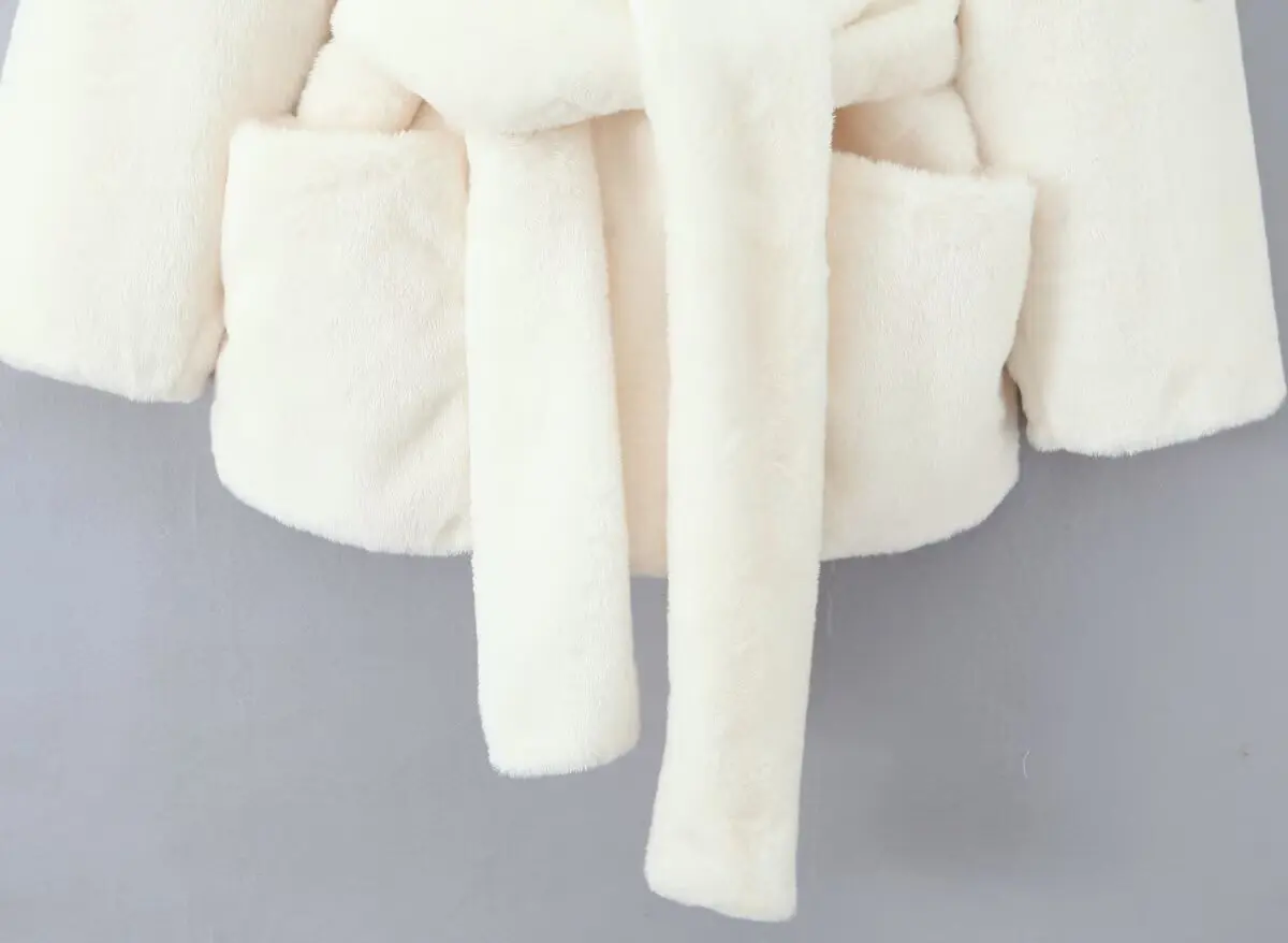 Płaszcz zimowy Maxdutti, kurtka damska, odzież damska, topy, vintage, minimalistyczny, biały płaszcz z kapturem z imitacji futra królika