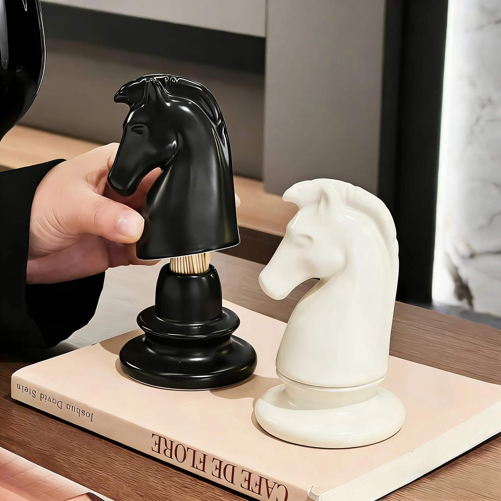 Ceramic Horse Head Toothpick Holder,Chess Knight Style,Creative Desktop Ornament for Home&Restaurant,Ideal Gift for Chess Lovers