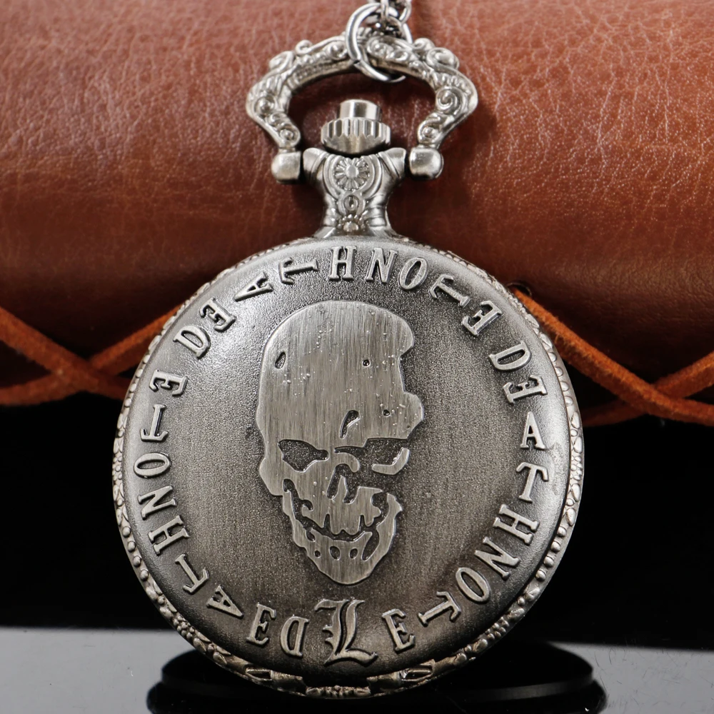 

Arabic Digital Dial Pendant Gray Skull Case Quartz Pocket Watch Roman Digital Vintage Watch Men's and Women's Souvenir