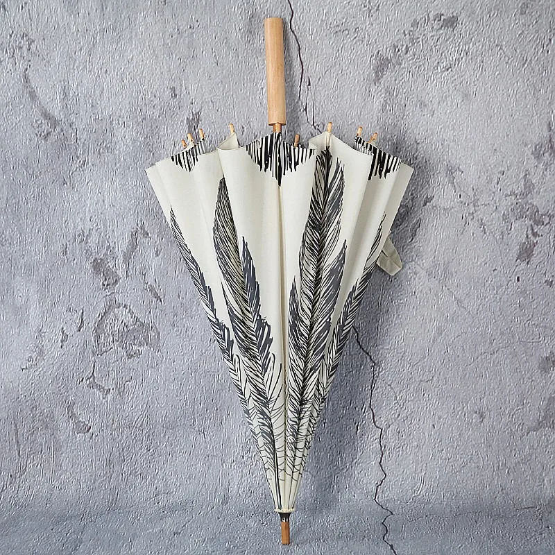 الخيزران خمر المظلات ذات المقبض الطويل الأبيض ريشة قوس المظلات اليدوية مقبض خشبي الشمال بسيط البضائع المنزلية الفنية